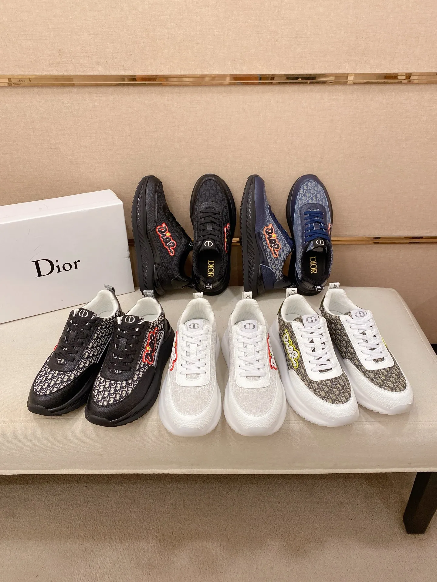 Factory price: 462💰 [Dior·Dior] New casual sports style men's shoes, new spring and summer design, perfect workmanship, lace-up style to create cabinet quality, upper: imported first-layer cowhide, sheepskin lining is soft and comfortable, ultra-light TPU wear-resistant outsole, simple, versatile fashion men's shoes, excellent color code number 38--44. Can be customized 45 non-returnable